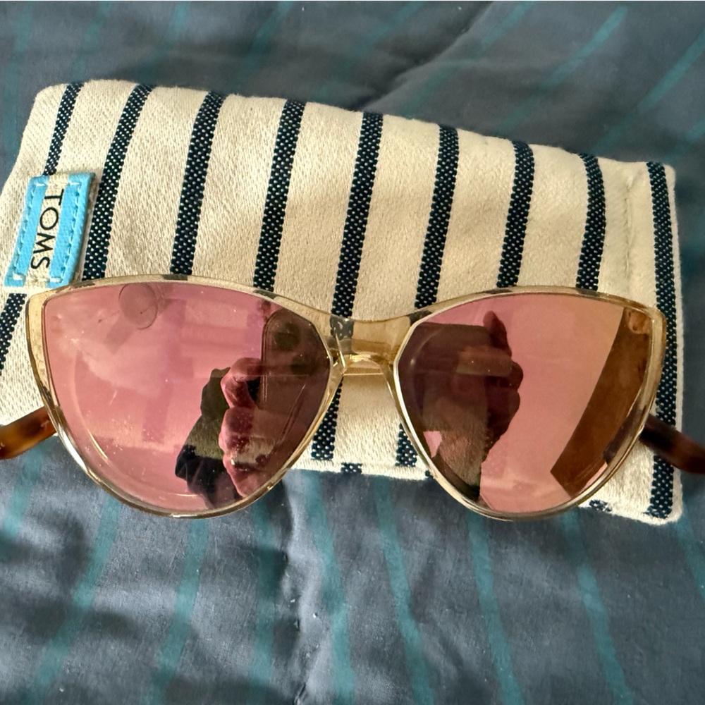 TOMS Cat-Eye Sunglasses with Gold Frame and Rose Gold Polarized Lenses